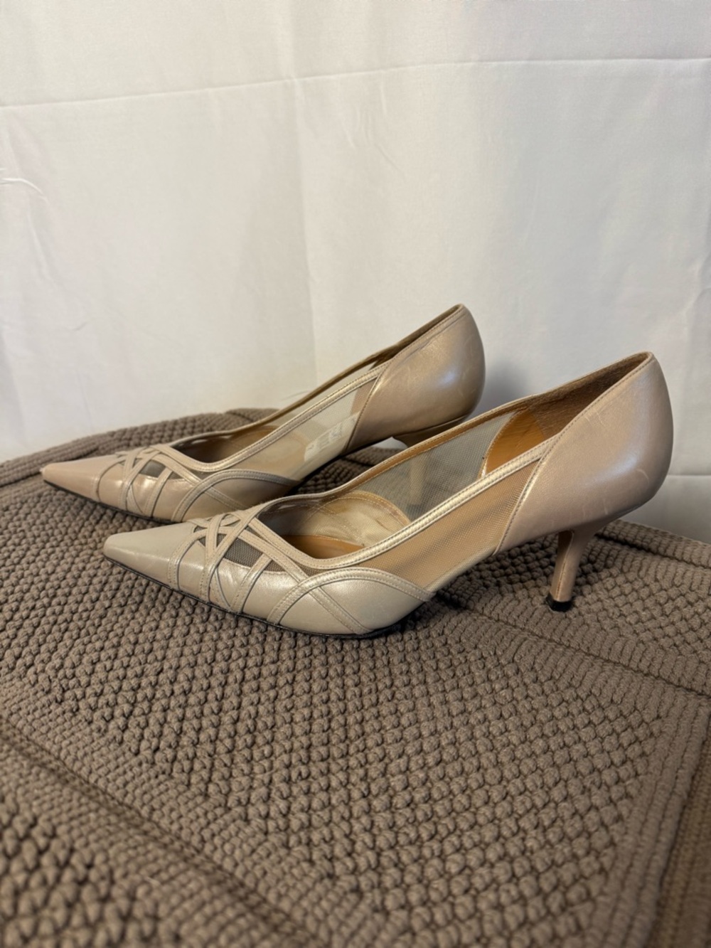 Vintage Stuart Weitzman Long Pointed-Toe Taupe Leather & Mesh Pumps - Picture 2 of 5